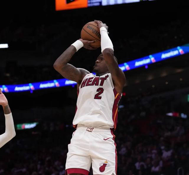 开云体育app中国-詹姆斯重要时刻夺冠，利物浦带队取胜！引发球迷热议-开云体育app中国