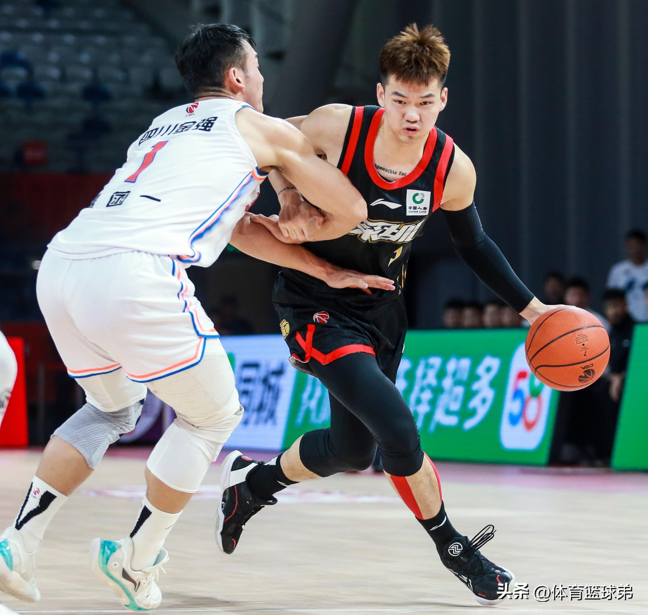 转折点山东男篮回应争议；CBA季后赛转会期攻防权衡；气氛紧张；赛季目标并未改变的简单介绍